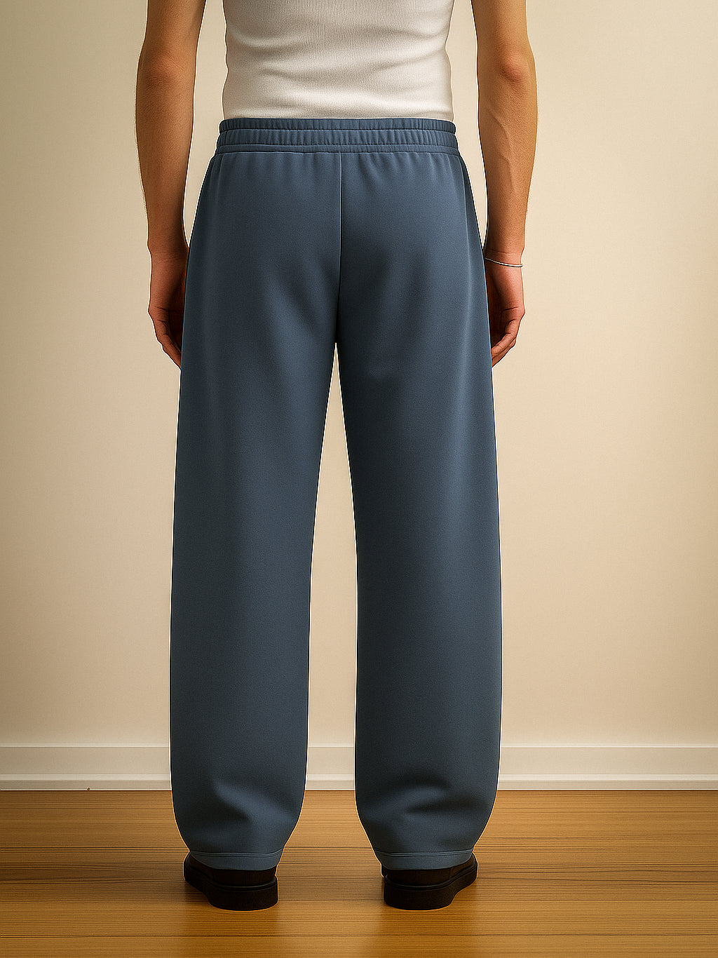 BASIC TRACK PANTS IN CHARCOAL GREY
